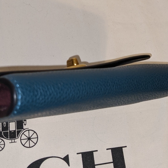 **SOLD**Coach Crossbody - Picture 6 of 10